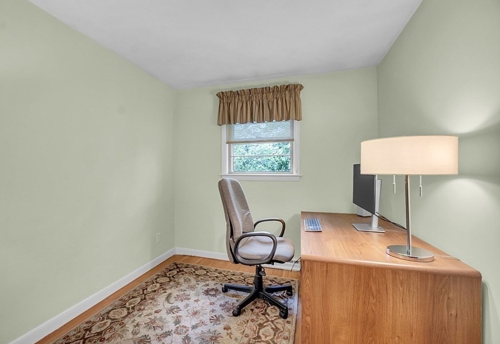 8 Joval Ct, Franklin MA 02038-2704 exterior