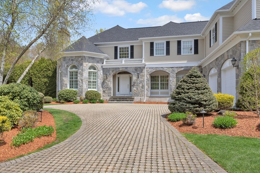 17 Sanderson Rd, Lexington, MA 02420-2607