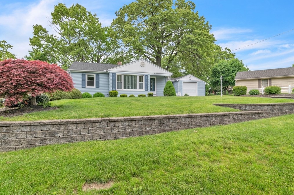 118 Woodlawn St, Chicopee, MA 01020