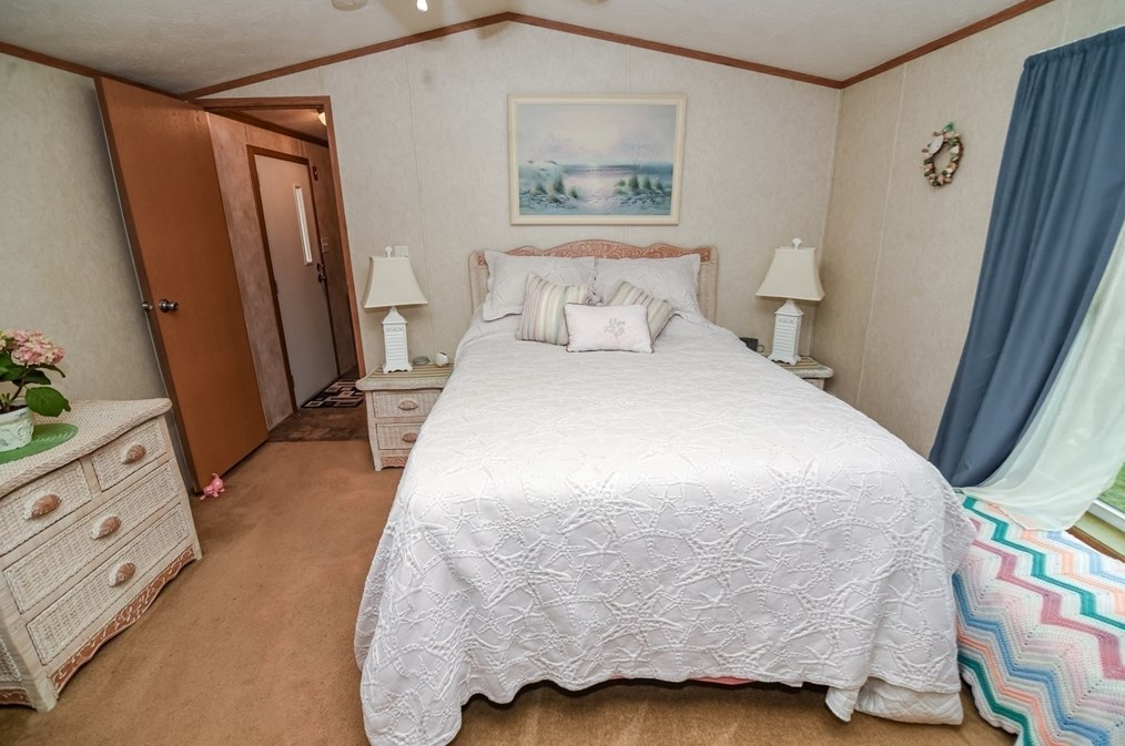 38 Patriot Cir, Plymouth MA 02360-2106 exterior