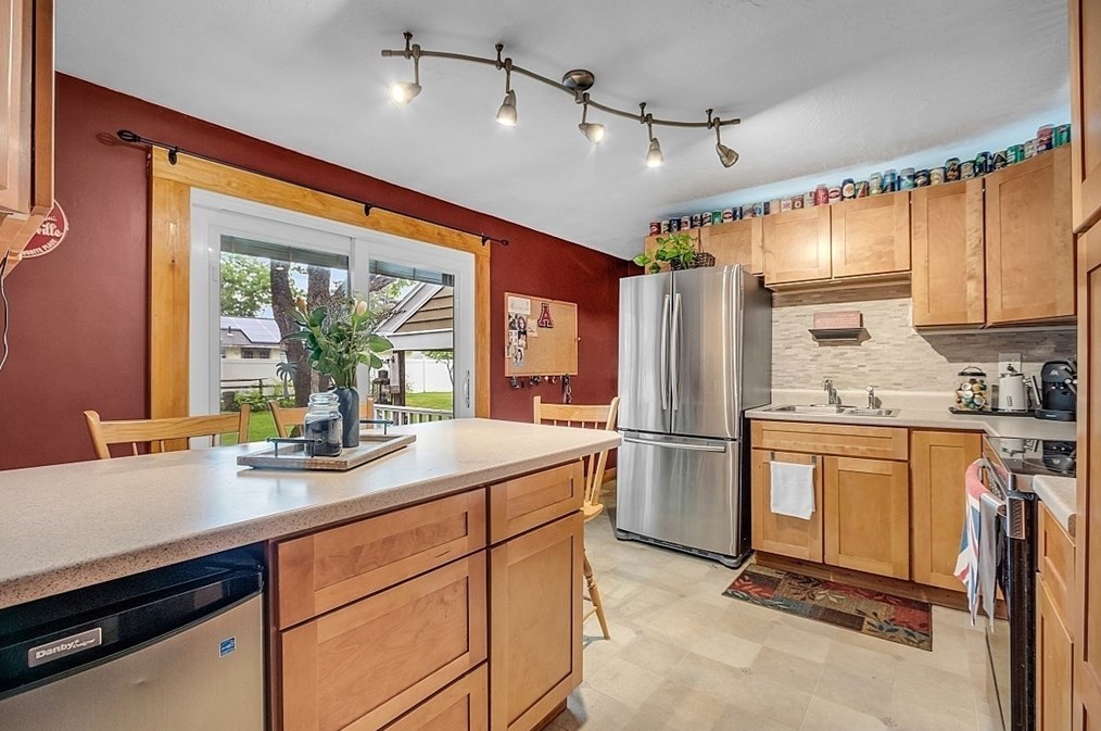 462 Twichell St, Royalston, MA 01331