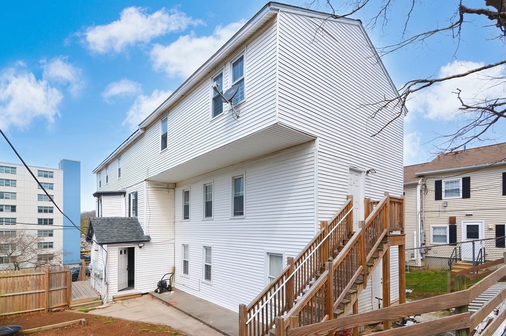 6 Fruit St, Worcester, MA 01609