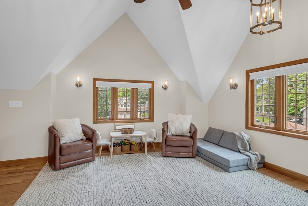 27 Kimball Ave, Ipswich MA 01938-1206 exterior