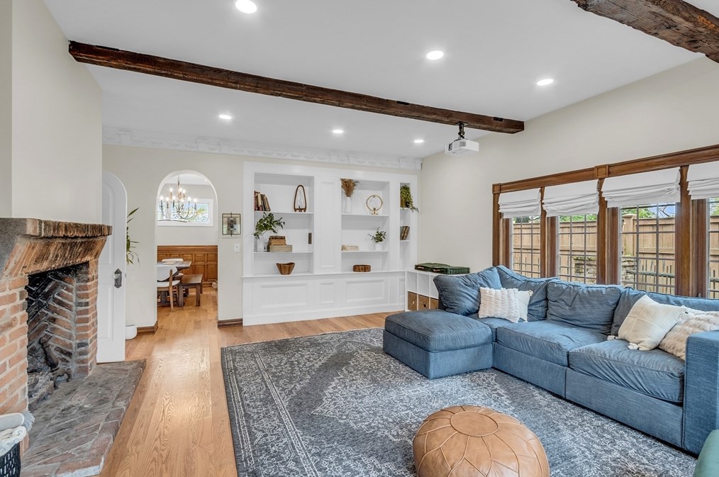 27 Kimball Ave, Ipswich MA 01938-1206 exterior