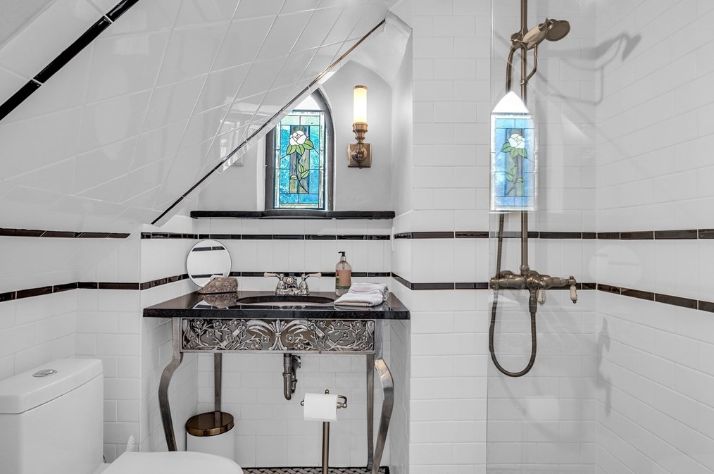 27 Kimball Ave, Ipswich MA 01938-1206 exterior