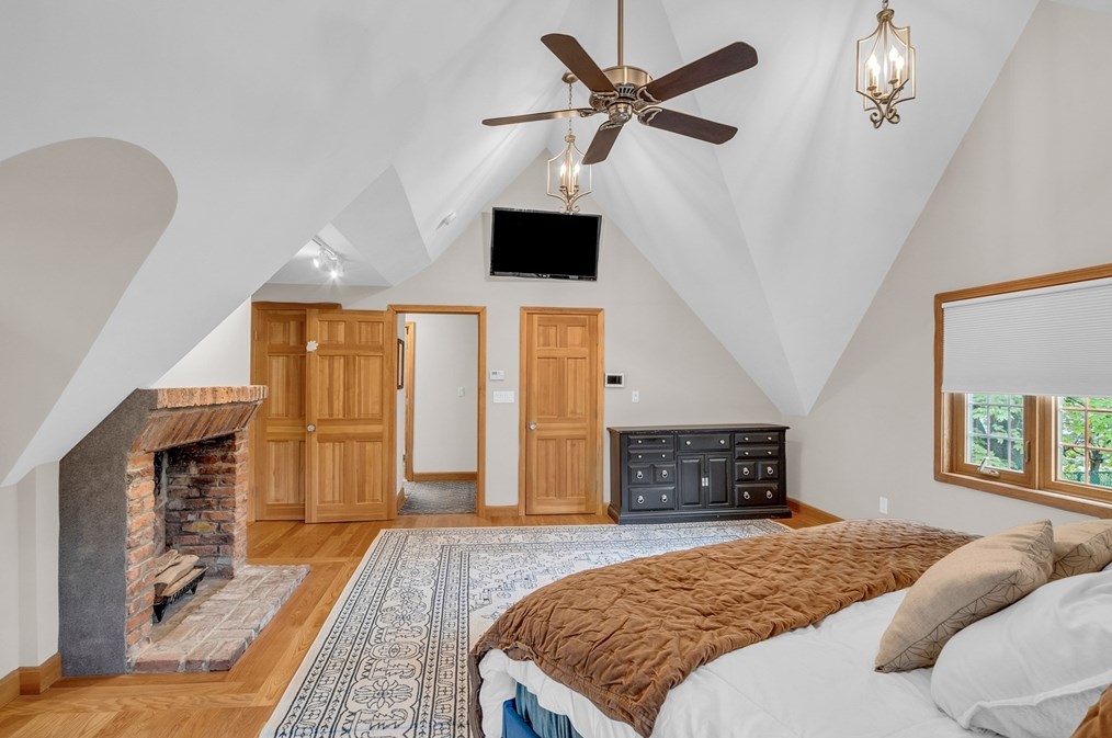 27 Kimball Ave, Ipswich MA 01938-1206 exterior