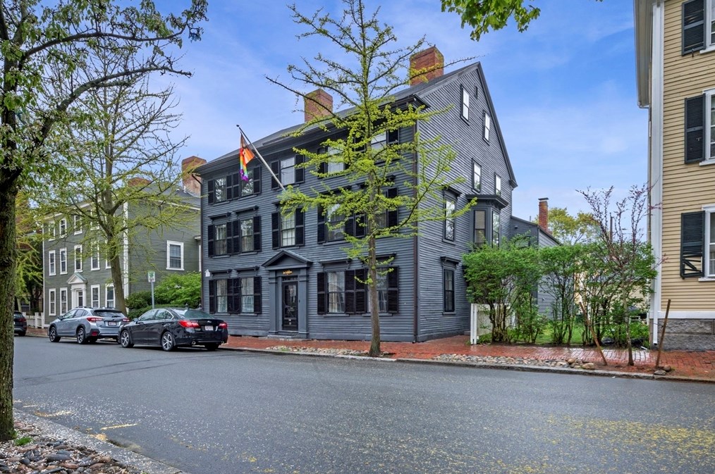 112 Federal St #1, Salem, MA 01970