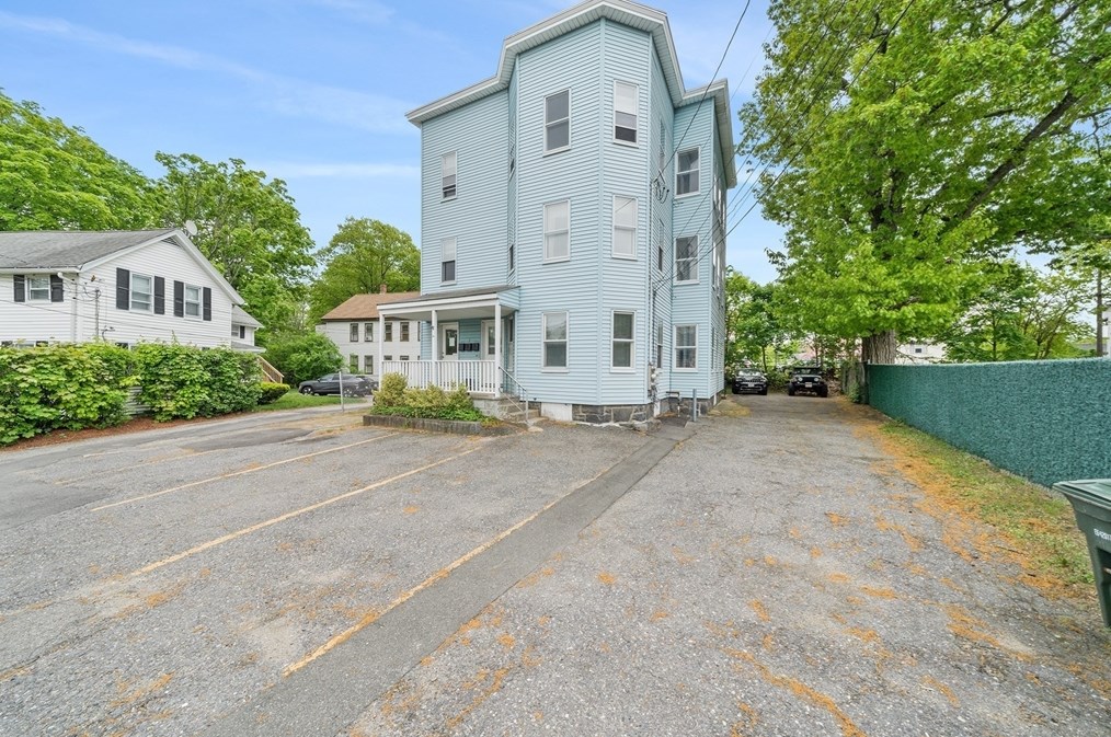 7 Cross St, Leominster, MA 01453