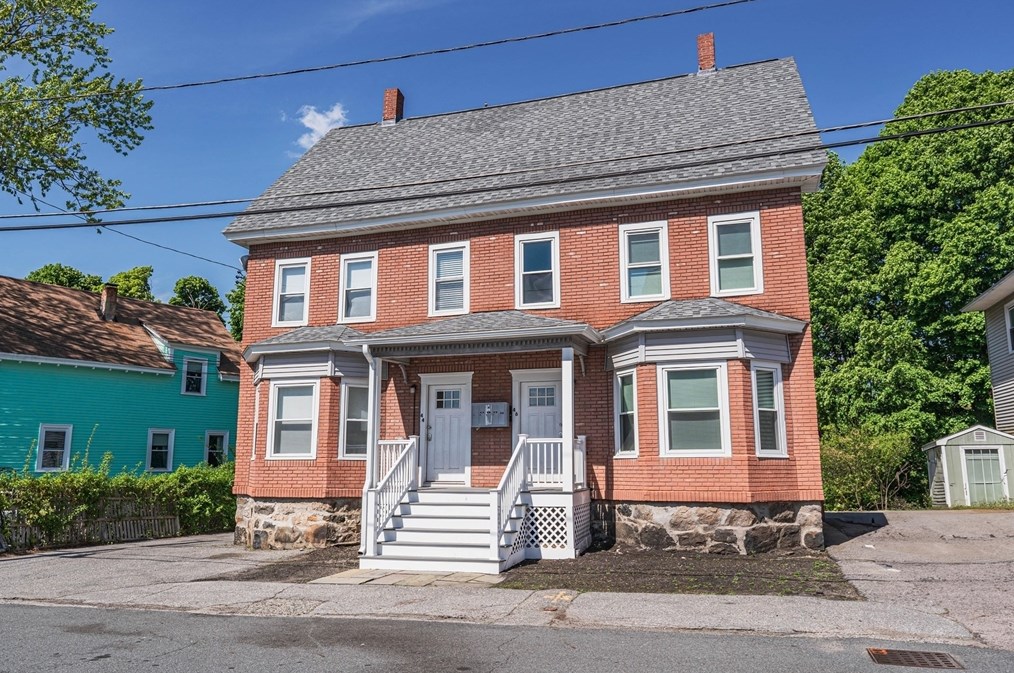 44 Saunders St, North Andover MA  01845-2414 exterior