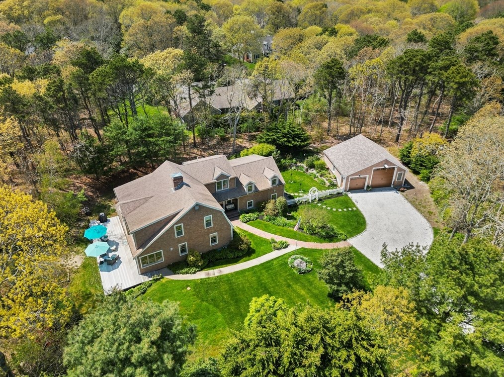 65 Palomino Dr, Barnstable, MA 02630