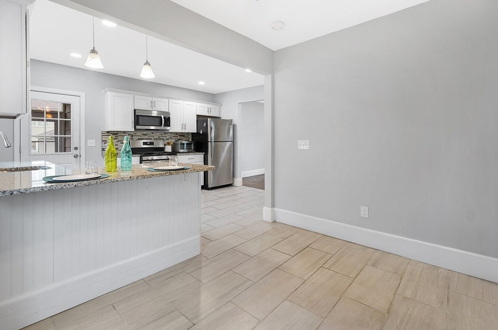 196 Nonotuck Ave, Chicopee MA 01013-2539 exterior