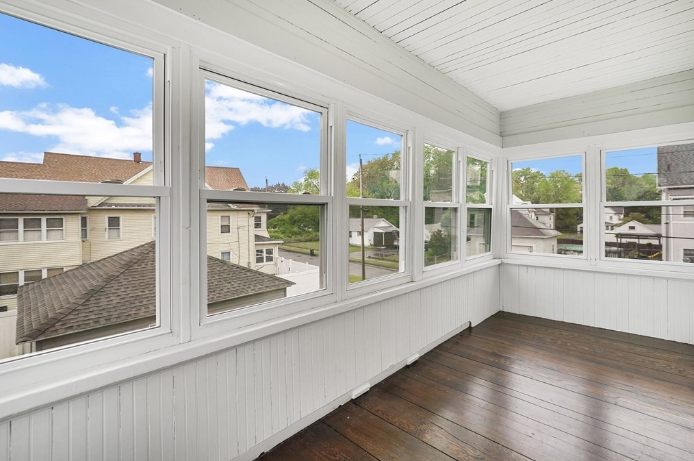 196 Nonotuck Ave, Chicopee MA 01013-2539 exterior