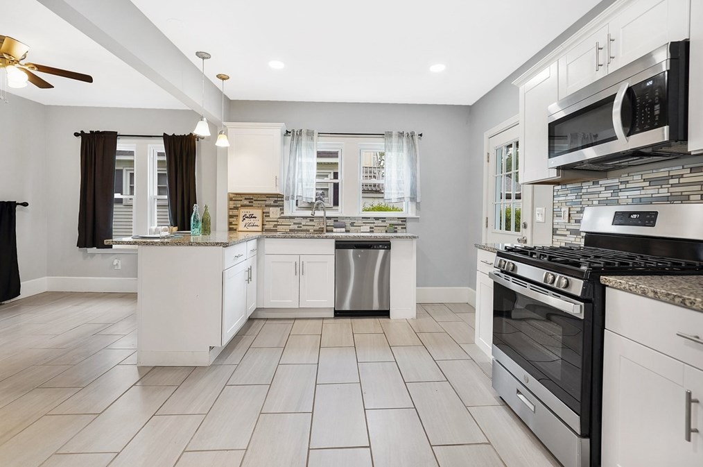 196 Nonotuck Ave, Chicopee MA 01013-2539 exterior