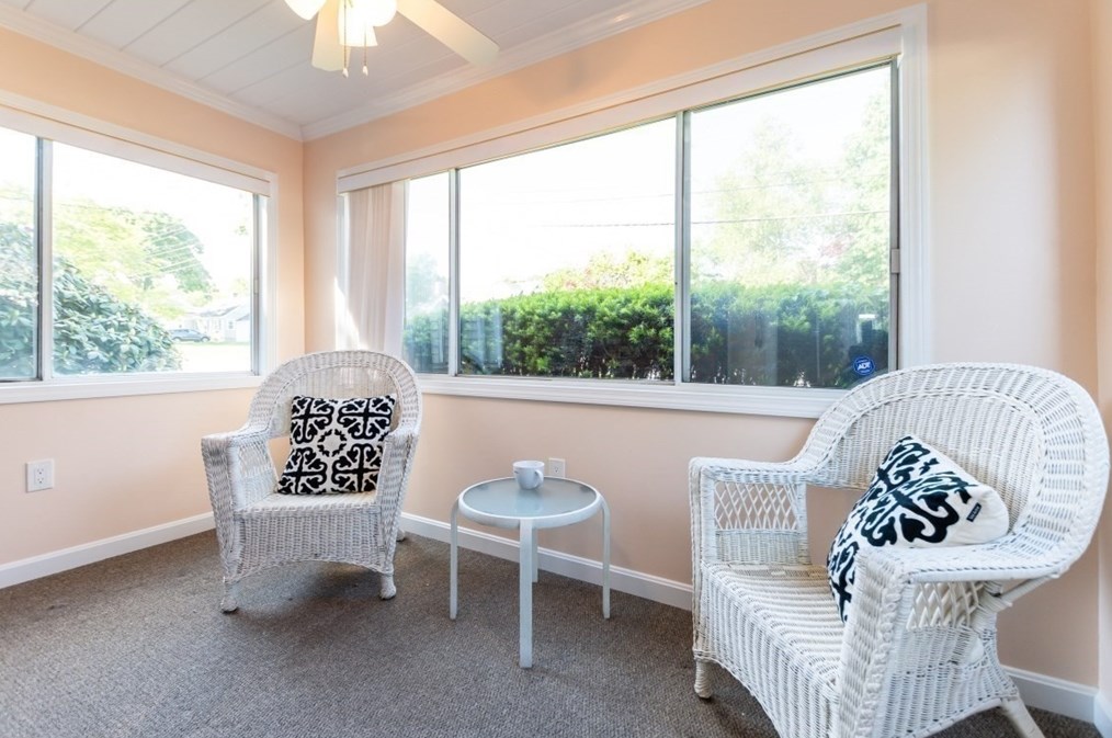 19 Aberdeen Ave, Waltham MA 02453-6885 exterior