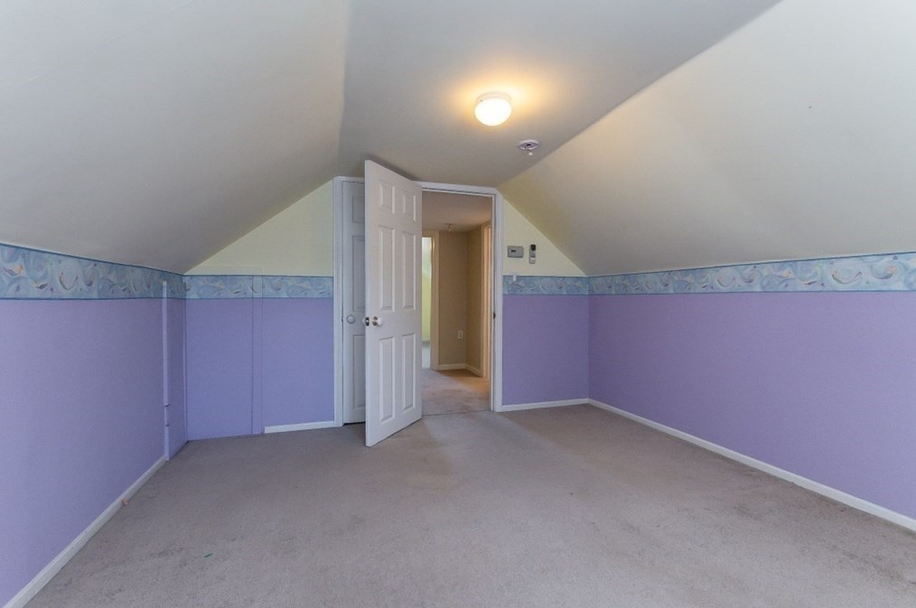 19 Aberdeen Ave, Waltham MA 02453-6885 exterior