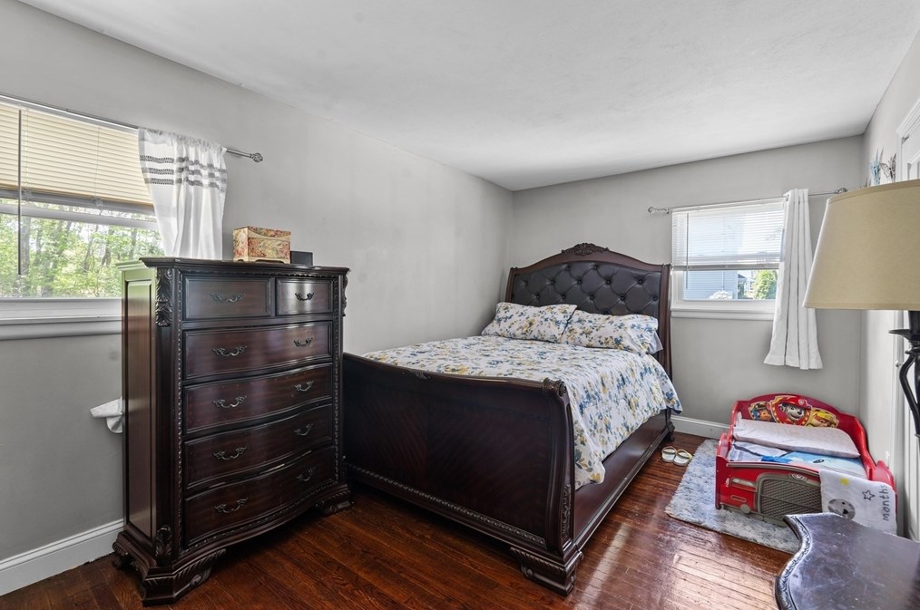 74 Briggs St, Taunton MA 02780-4806 exterior