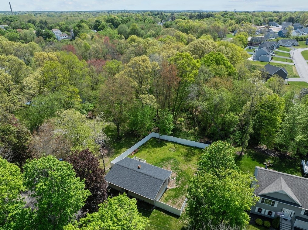 74 Briggs St, Taunton MA 02780-4806 exterior