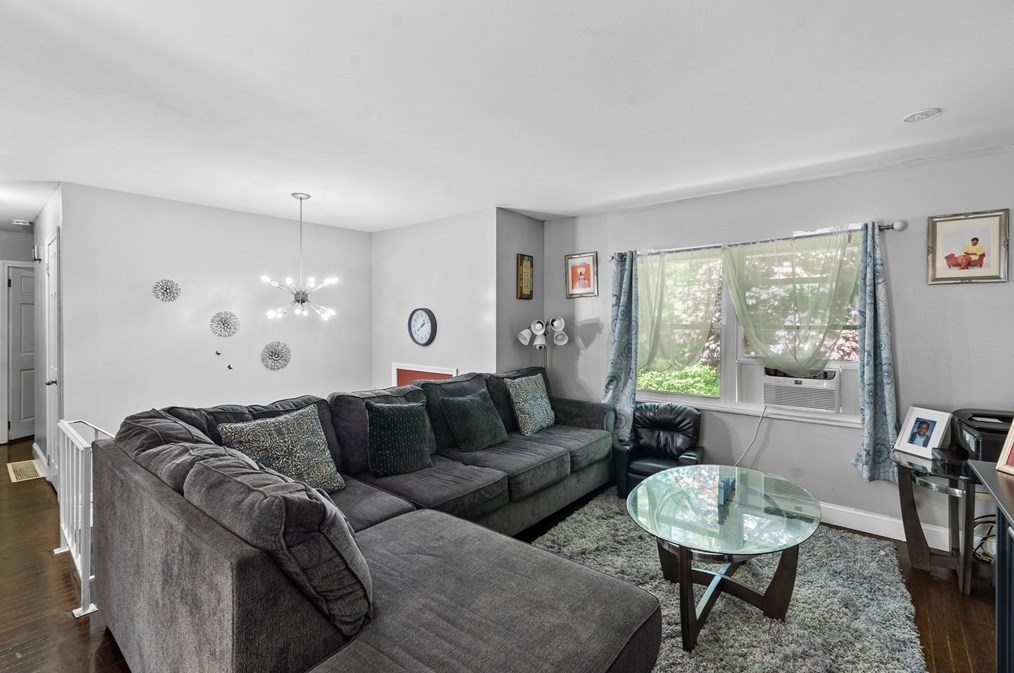 74 Briggs St, Taunton MA 02780-4806 exterior