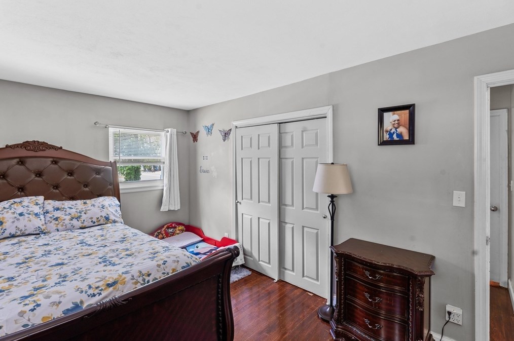 74 Briggs St, Taunton MA 02780-4806 exterior