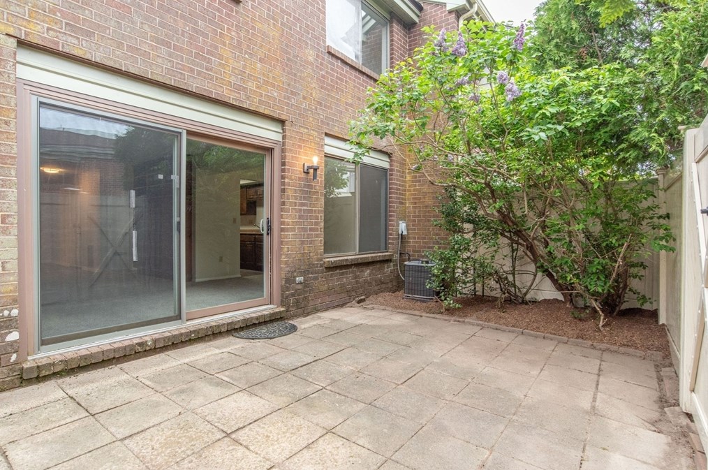 35 Elderwood Dr, Stoughton, MA 02072-4906