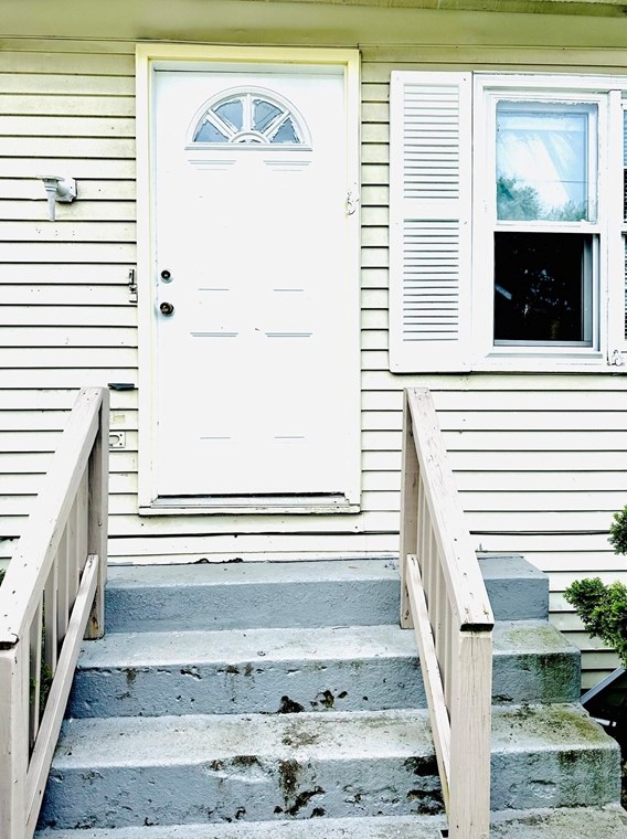 61 Miller St, Springfield, MA 01104