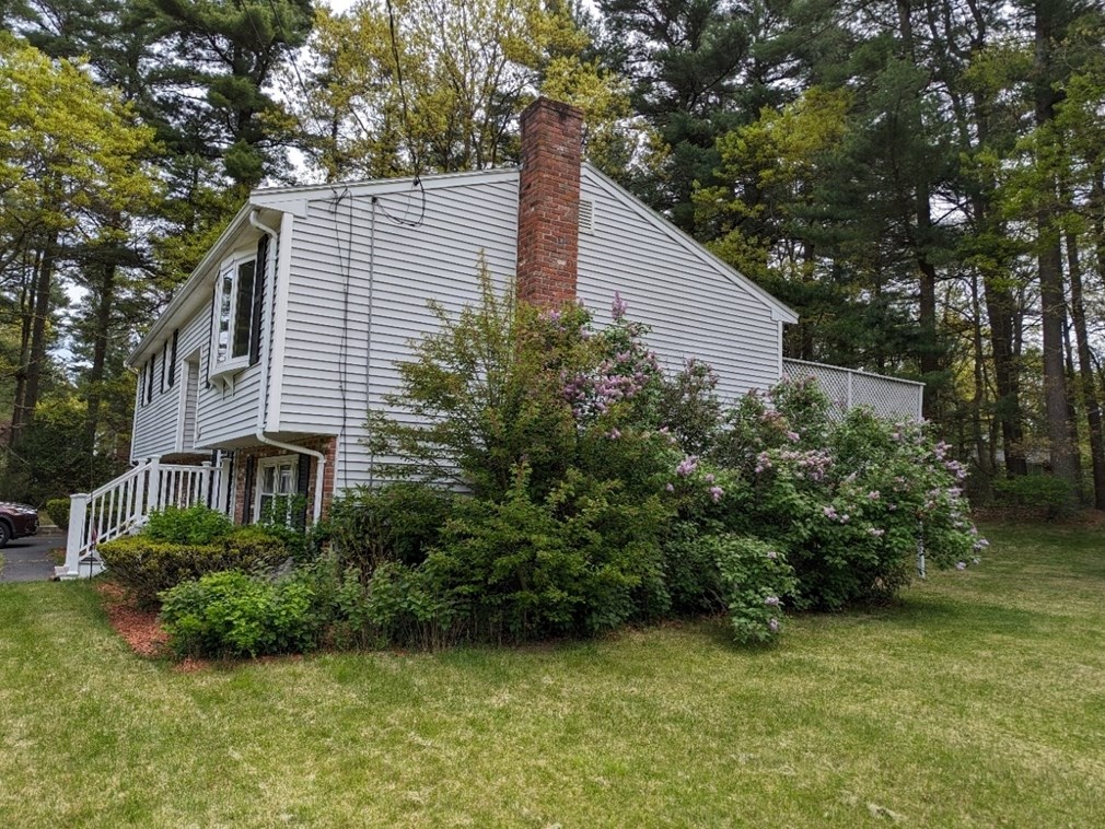 298 Ramblewood Dr, Raynham, MA 02767 exterior