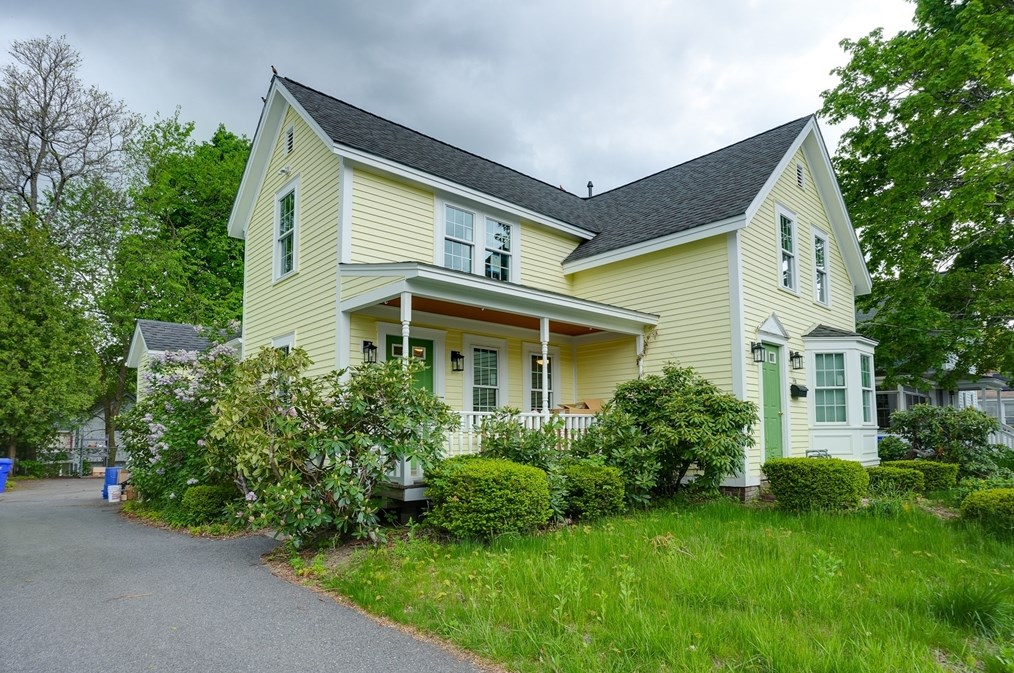 14 Brooks St, Maynard, MA 01754