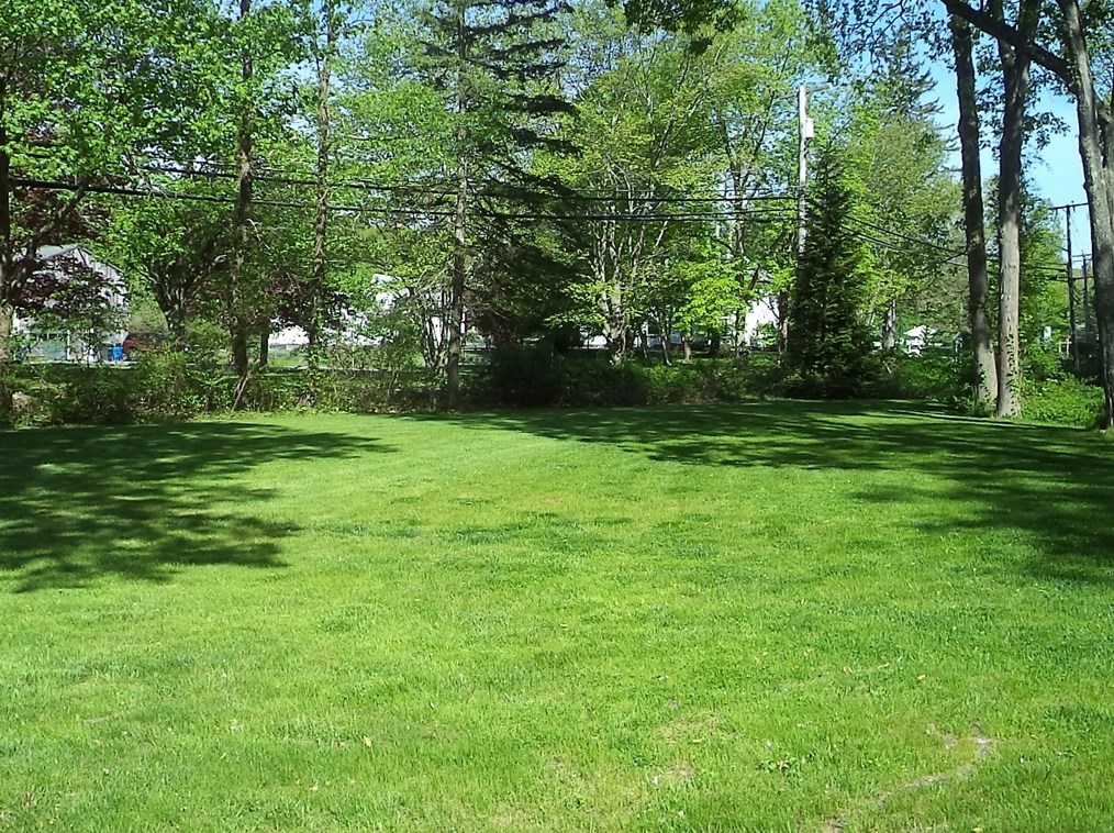 114 Old County Rd, Plaistow NH  03865-2109 exterior