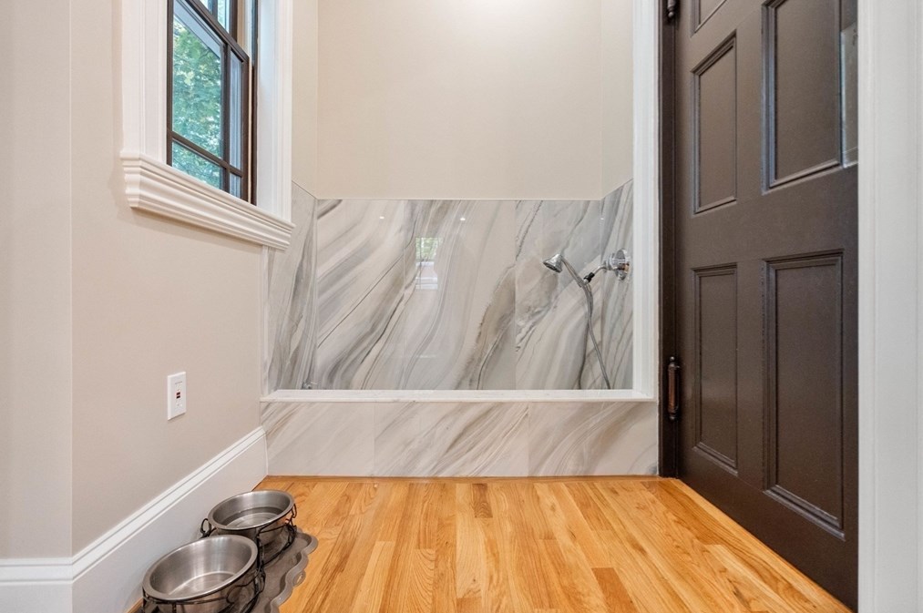 4 Melville Ave, Boston MA 02124-2104 exterior