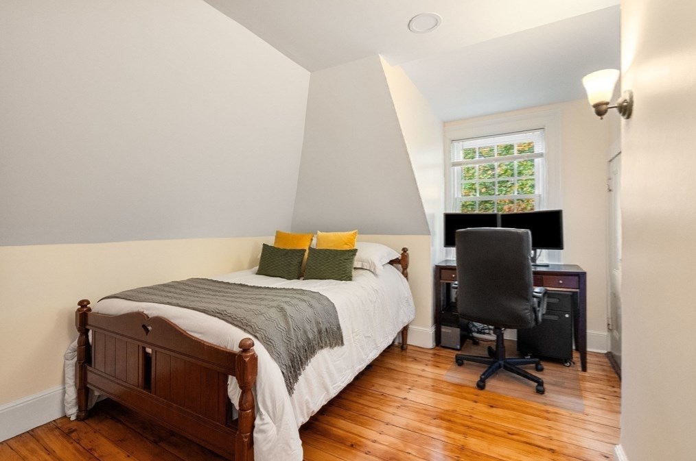 4 Melville Ave, Boston MA 02124-2104 exterior