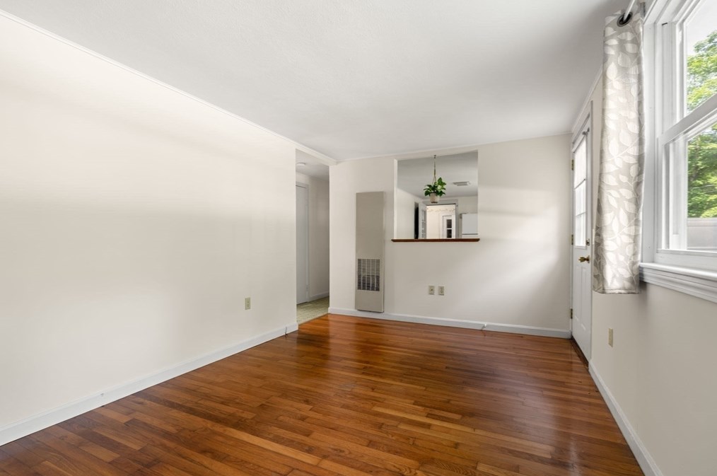 52 Middle Rd, Merrimac MA 01860-2414 exterior