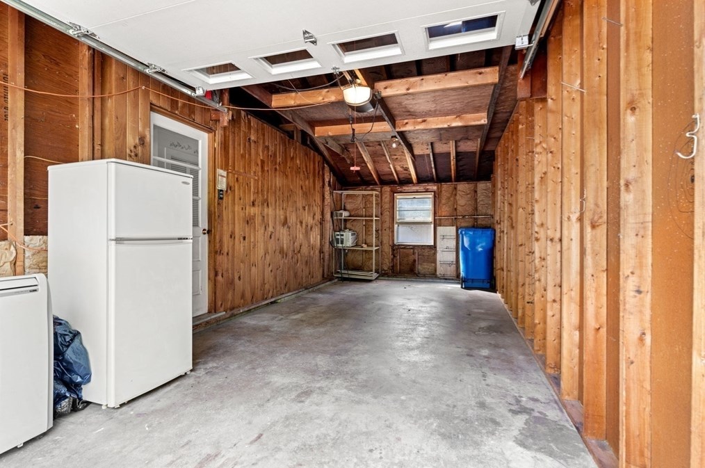 52 Middle Rd, Merrimac MA 01860-2414 exterior