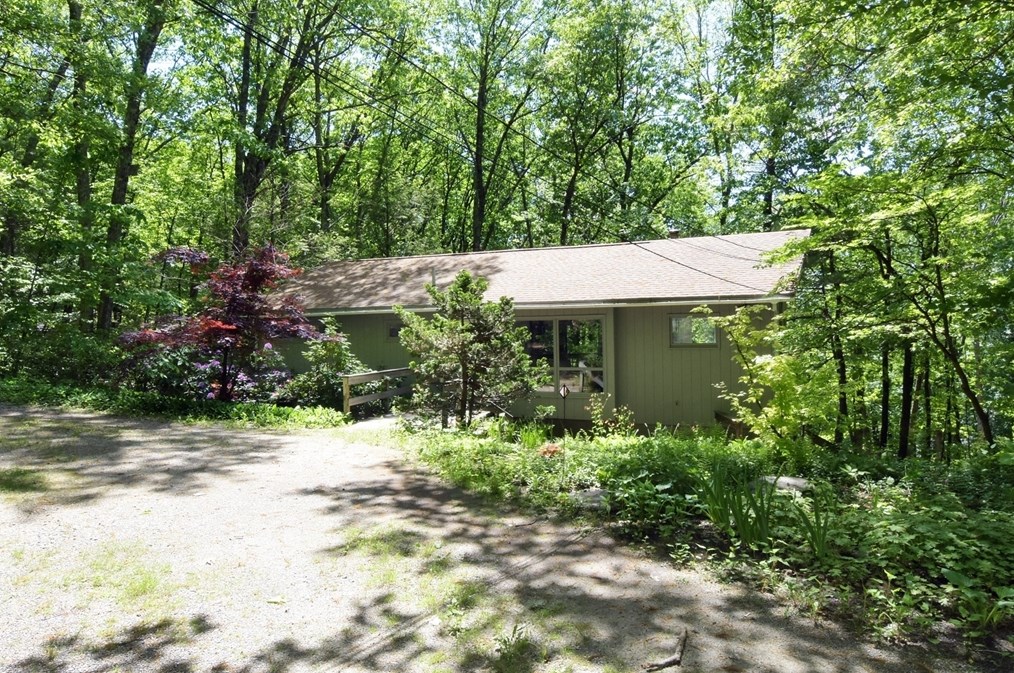 118 Vaughn Hill Rd, Bolton, MA 01740