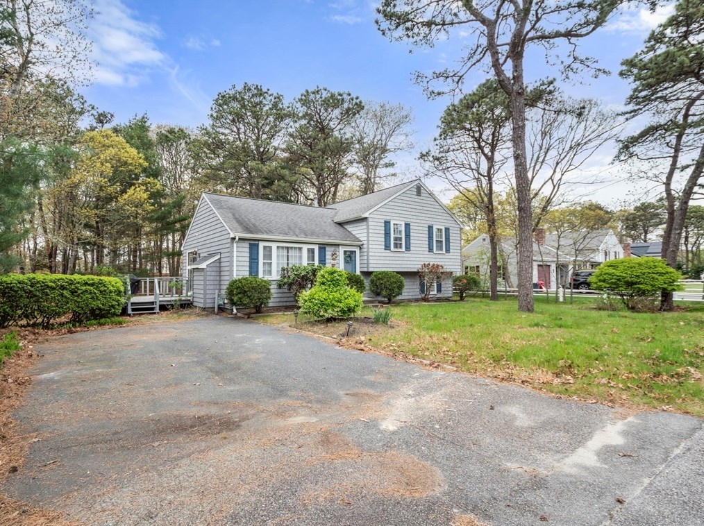 27 Pine Grove Rd, Yarmouth, MA 02664 exterior