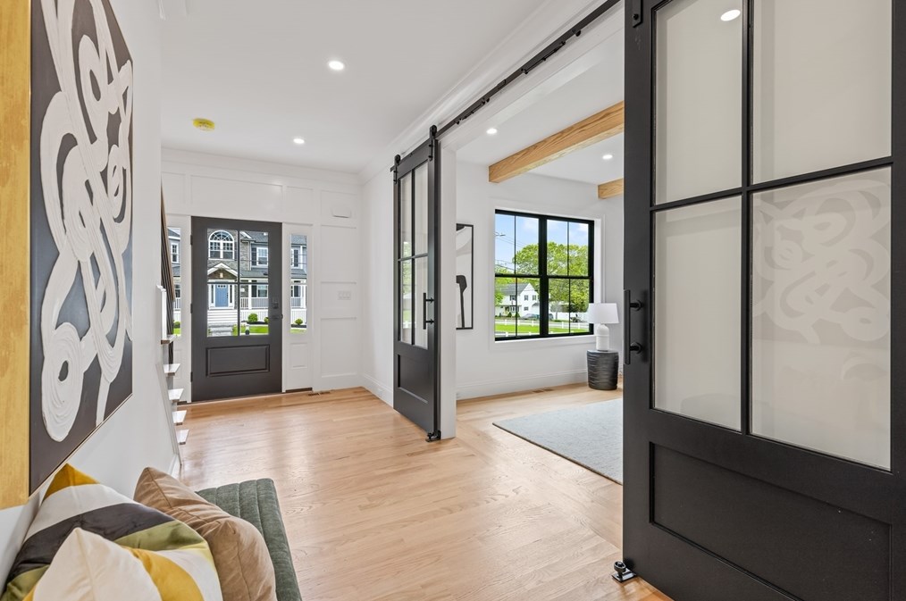 2 Brantwood Ln, Burlington, MA 01803