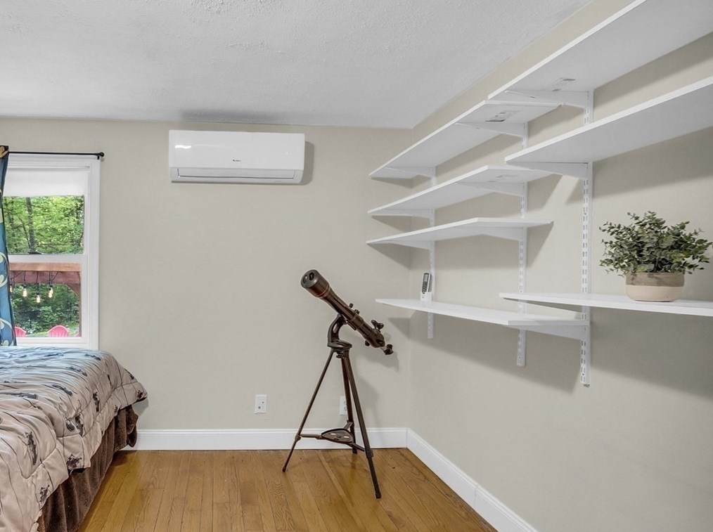 25 Maplewood Ave, Tyngsborough MA 01879-1611 exterior