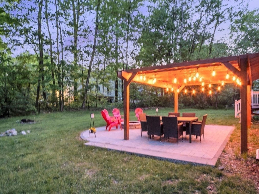 25 Maplewood Ave, Tyngsborough MA 01879-1611 exterior