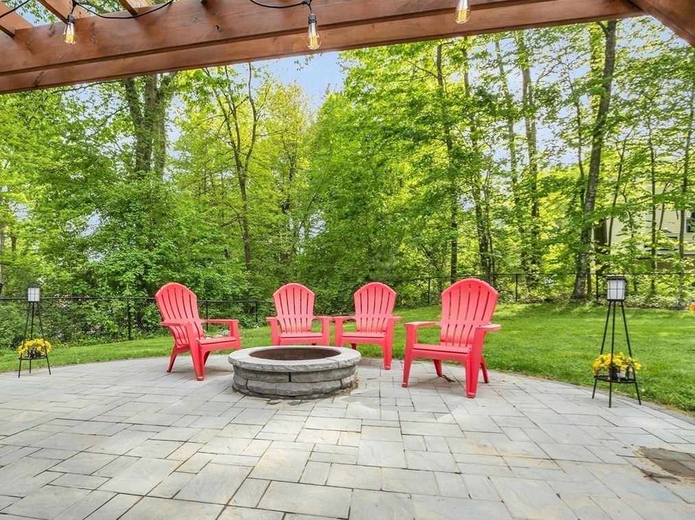 25 Maplewood Ave, Tyngsborough MA 01879-1611 exterior