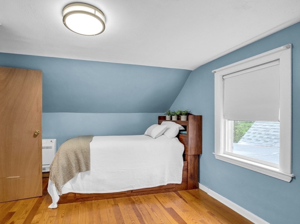 25 Maplewood Ave, Tyngsborough MA 01879-1611 exterior