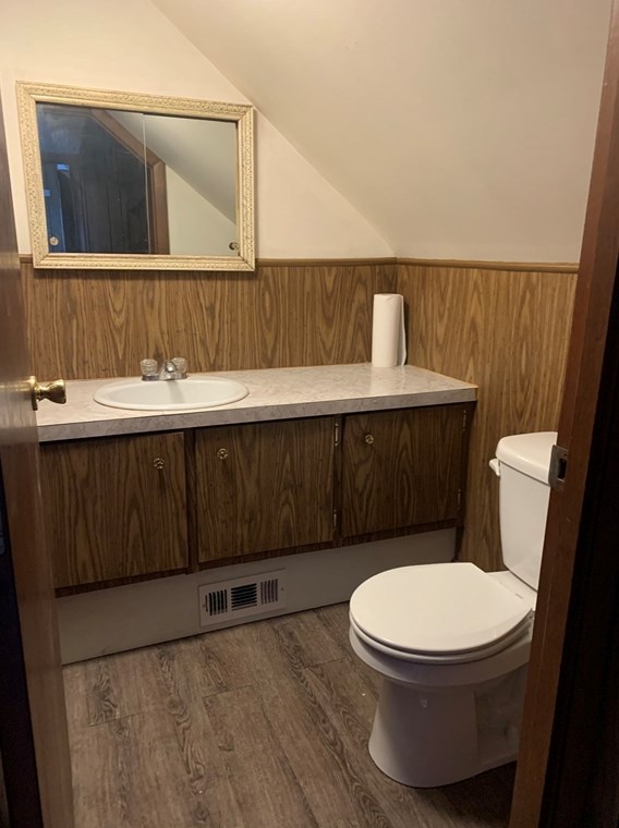 28 Cottage St, Leominster MA 01453-3551 exterior