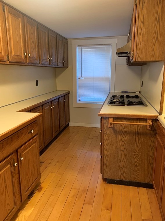 28 Cottage St, Leominster MA 01453-3551 exterior