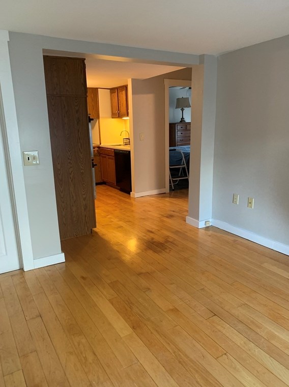 28 Cottage St, Leominster MA 01453-3551 exterior