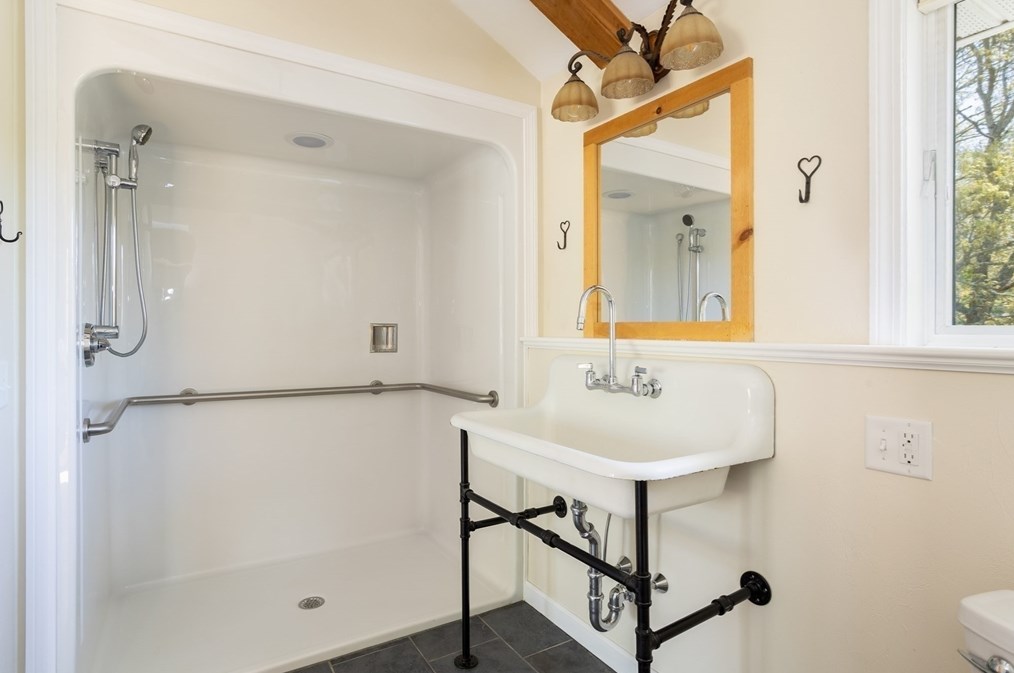 21 Mason St Ext, Bourne MA 02532-5329 exterior