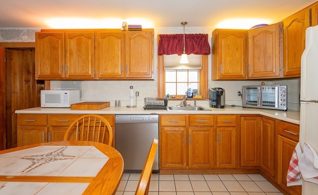 111 Holden St, Holden MA 01520-1736 exterior