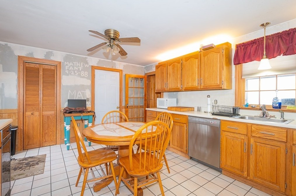 111 Holden St, Holden MA 01520-1736 exterior