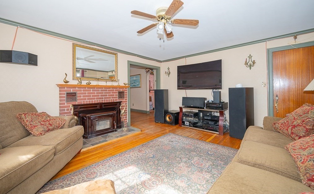 111 Holden St, Holden MA 01520-1736 exterior