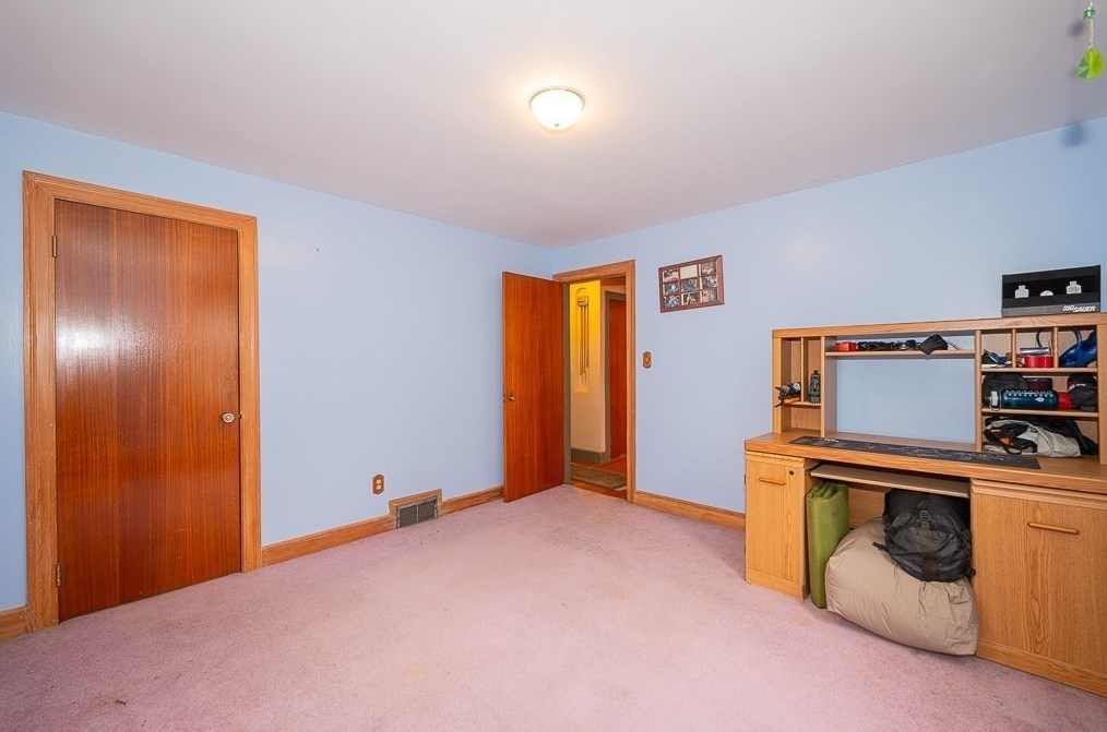 111 Holden St, Holden MA 01520-1736 exterior