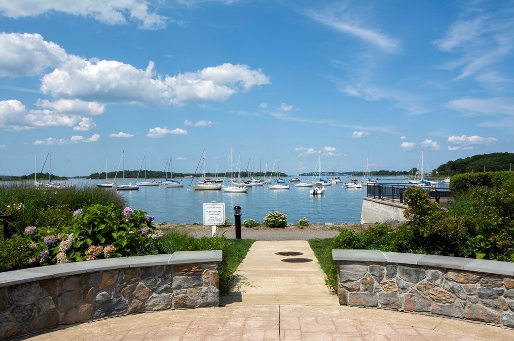 131 Whitaker Ln, Hingham, MA 02043 exterior