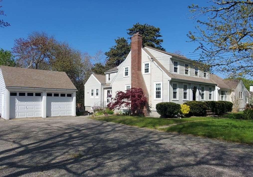 26 Bass River Ln, South Dennis, MA 02660 exterior