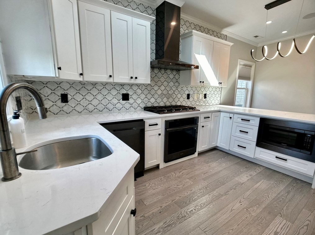222 Roslindale Ave, Roxbury-Xing, MA 02131 exterior